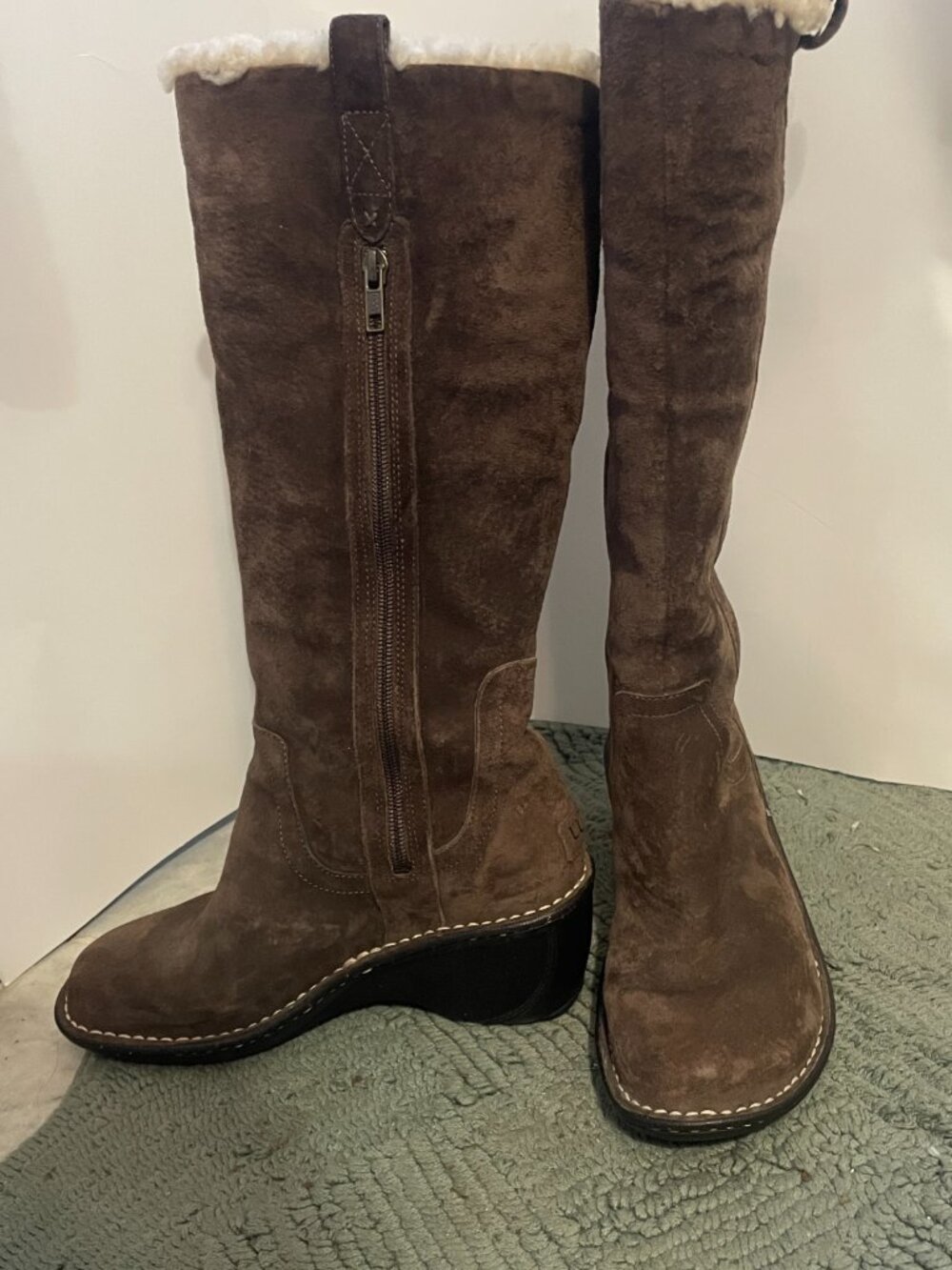 UGG Hartley Winter brown suede tall Boot wedge heel zip side Size 8 - Picture 2 of 11